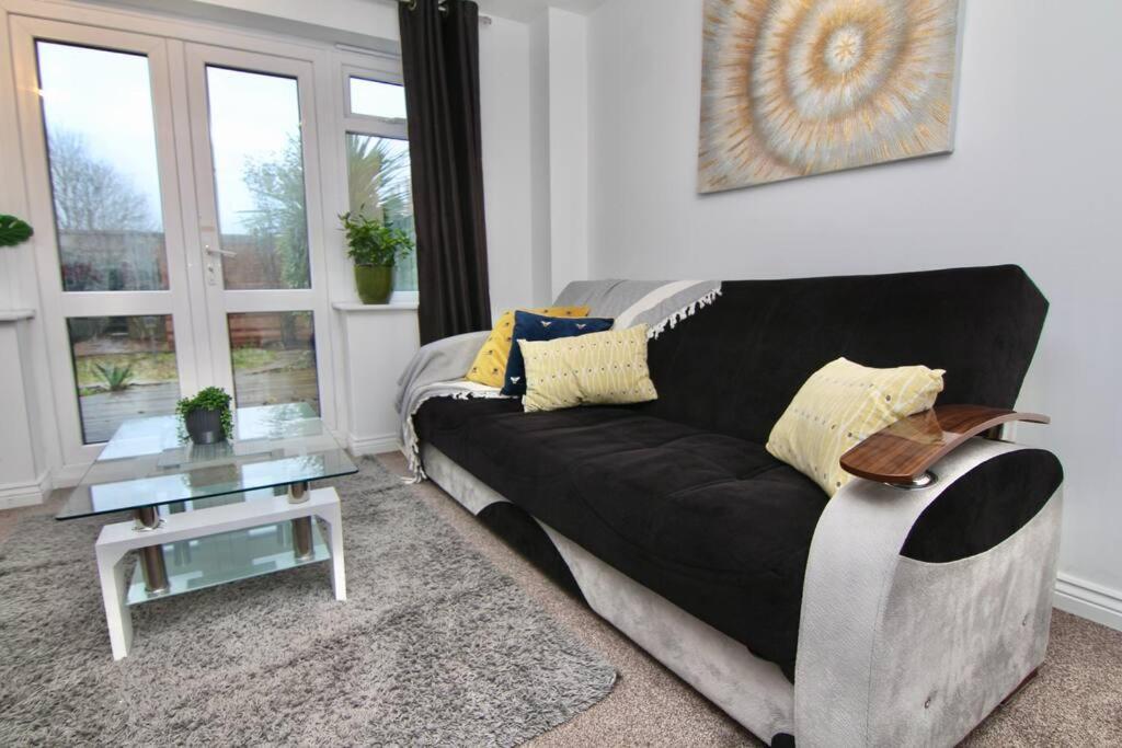 Daimler House - Cosy Home Near Coventry City Centre Екстериор снимка